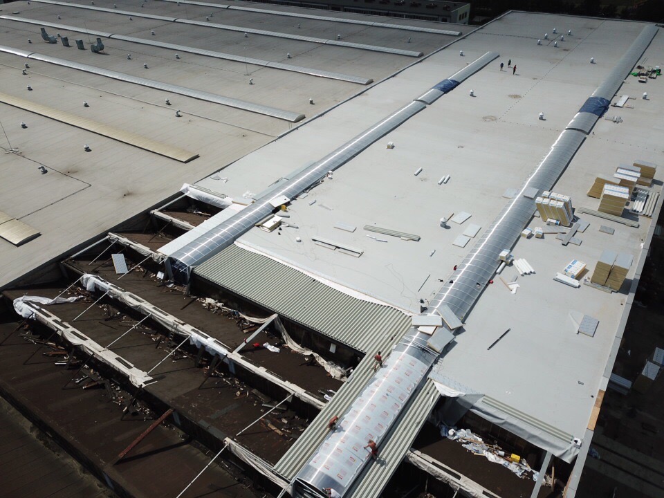 CHEMET S.A. - wymiana pokrycia dachu o pow. 30 460 m2