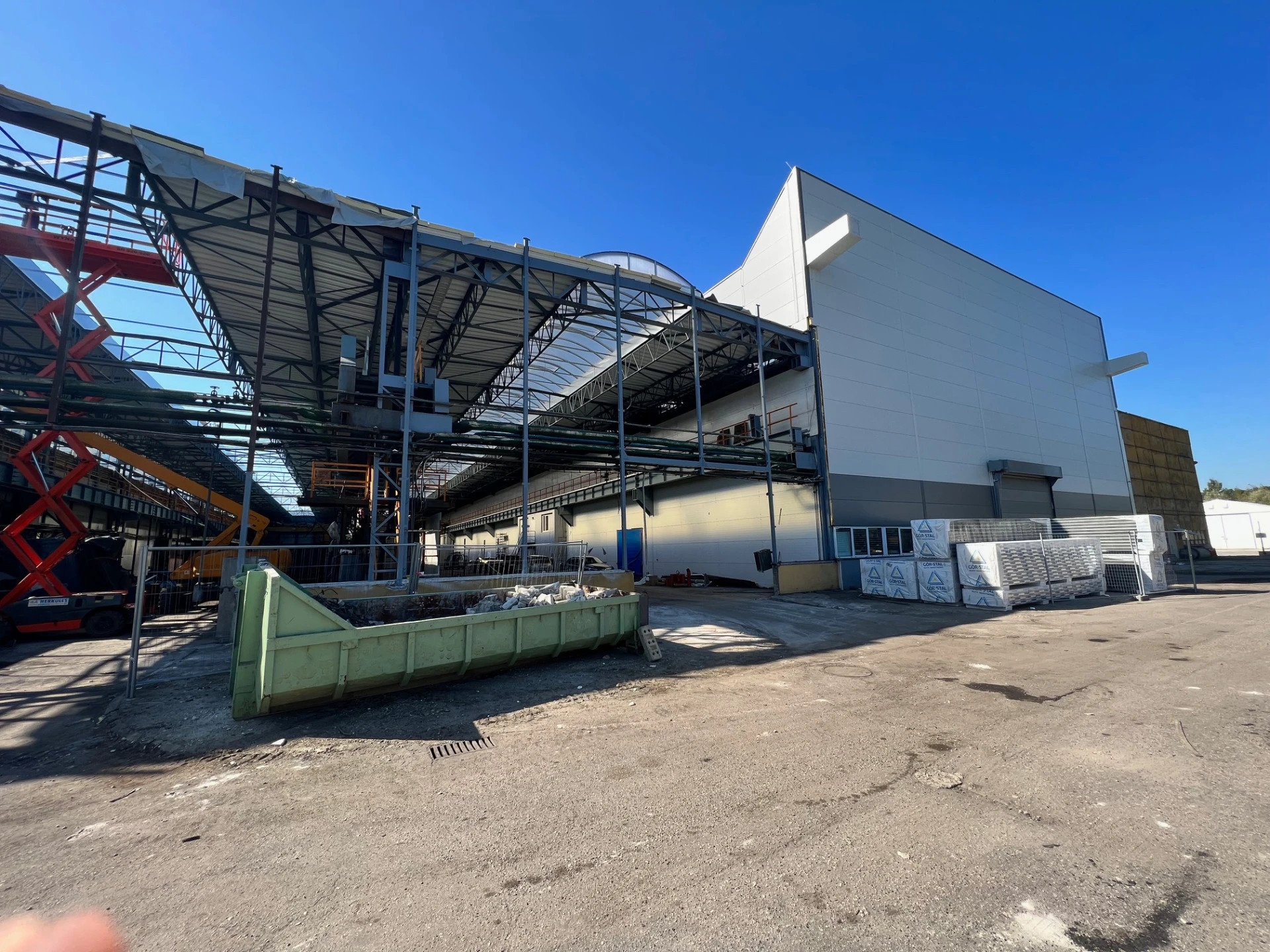 OBRUM Sp. z o.o. - modernizacja hal o powierzchni 8 400 m2